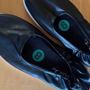 Danskin flat NWT, black vegan leather. SZ 8
